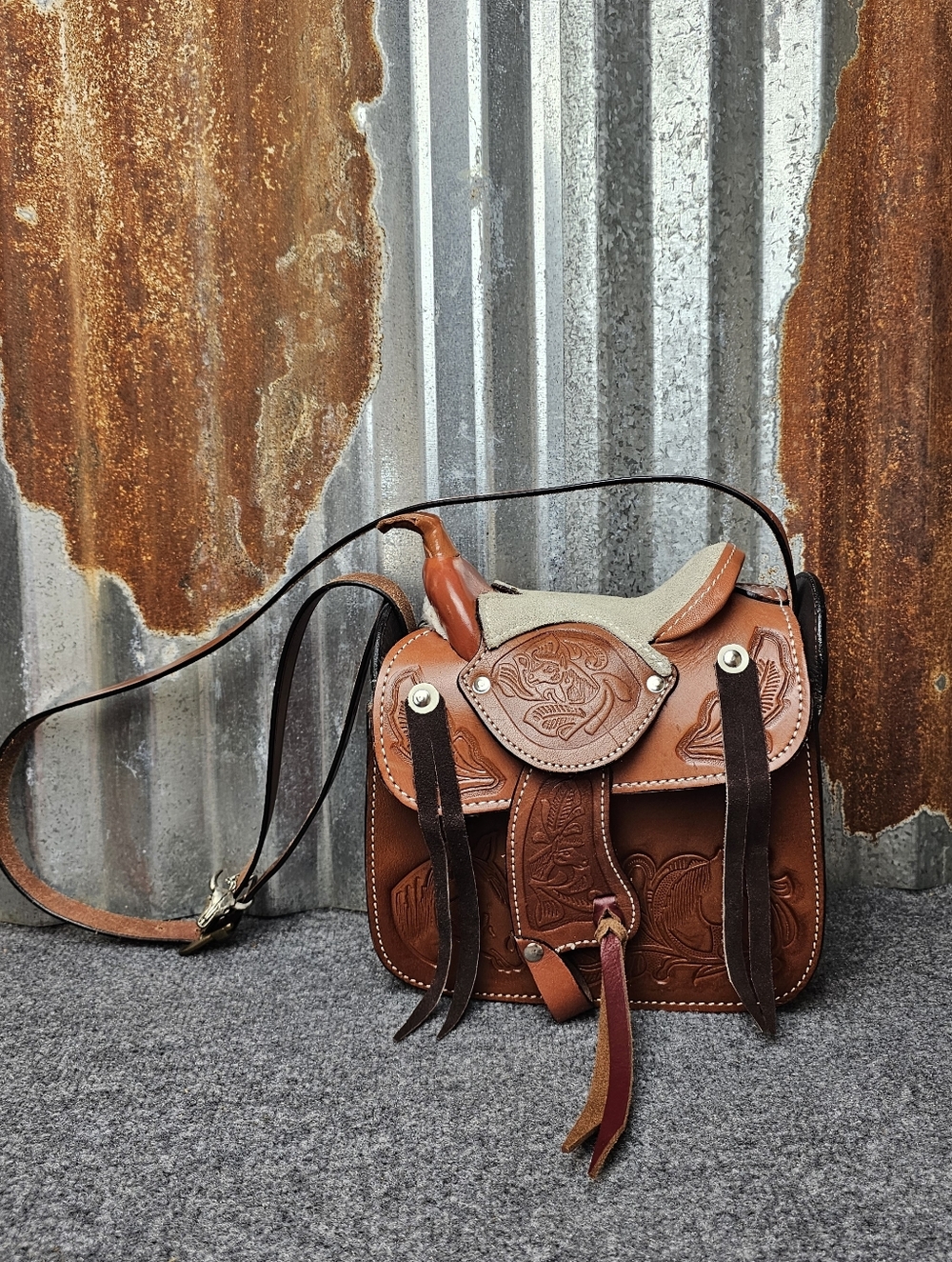 RARE Vintage Hand- Tooled Leather Western Saddle Purse - Statement Bag!